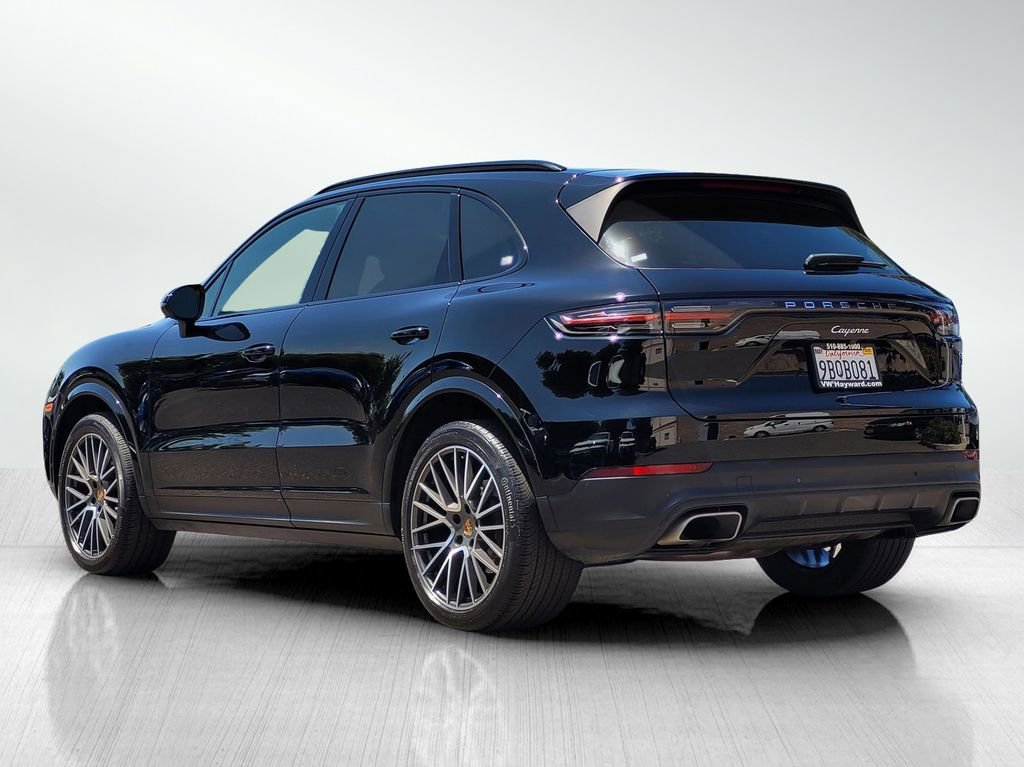 Used 2022 Porsche Cayenne w/ Premium Package image 5