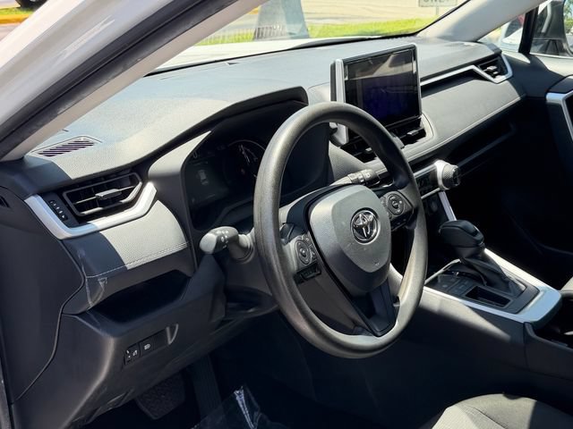 Used 2024 Toyota RAV4 XLE FWD image 10
