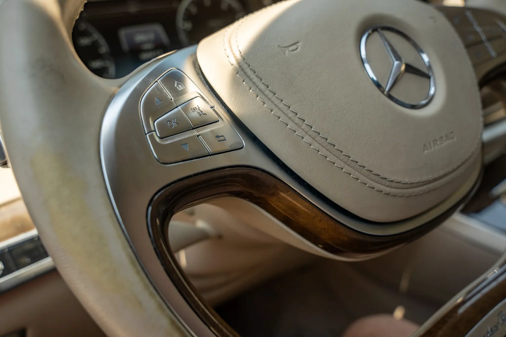 Used 2015 Mercedes-Benz S 550 4MATIC Sedan image 25