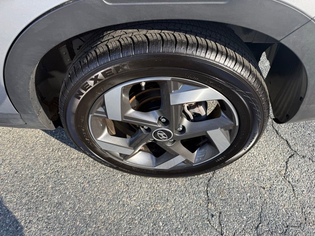 Certified 2026 Hyundai Venue SEL image 13