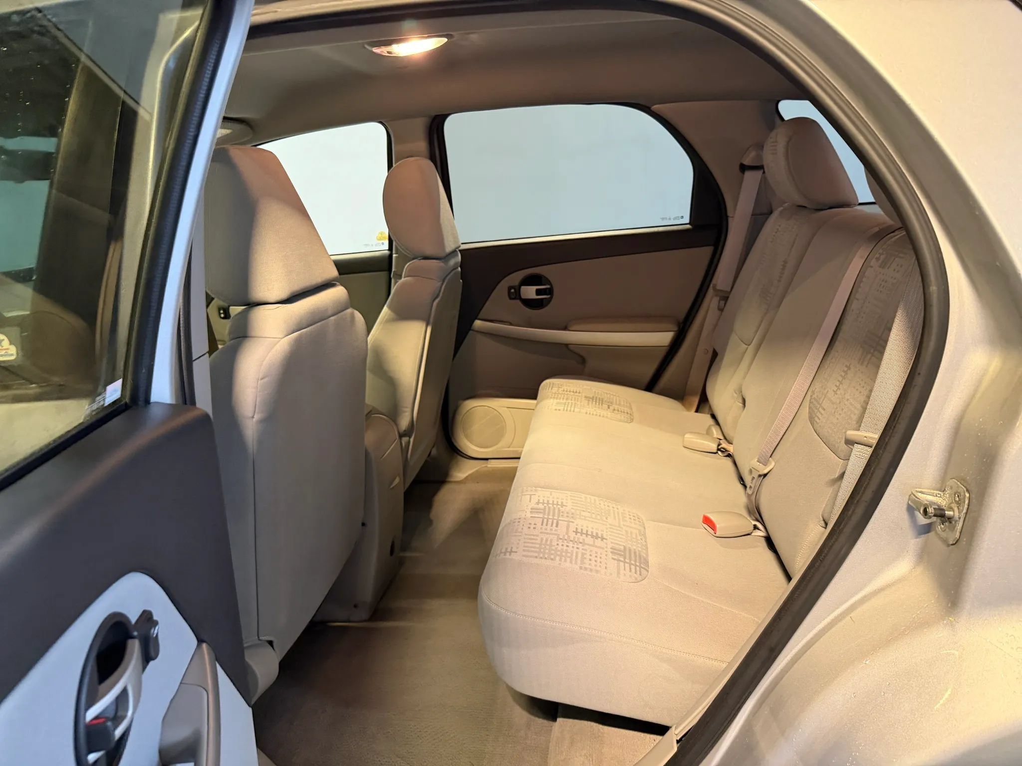 Used 2005 Chevrolet Equinox LS w/ Preferred Equipment Group AWD/4WD image 26