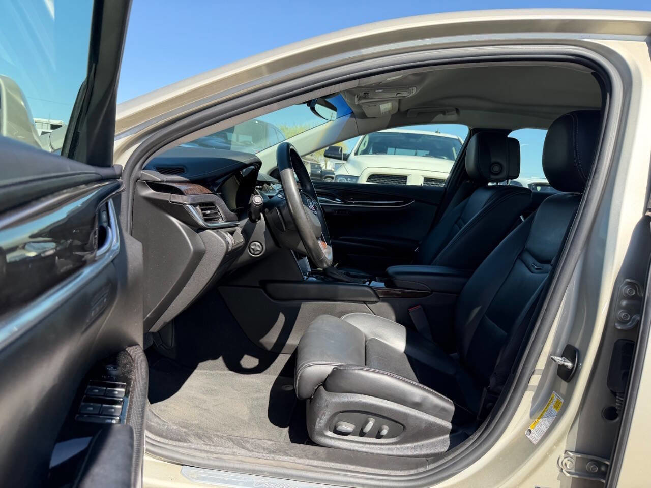Used 2014 Cadillac XTS Luxury AWD/4WD image 17