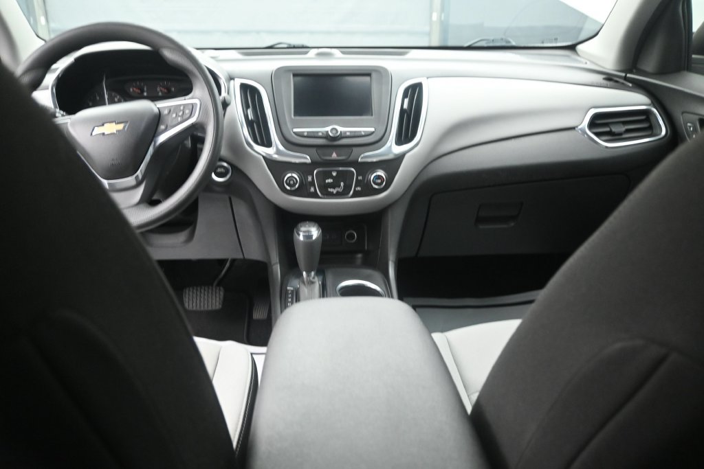 Used 2020 Chevrolet Equinox LS FWD image 12
