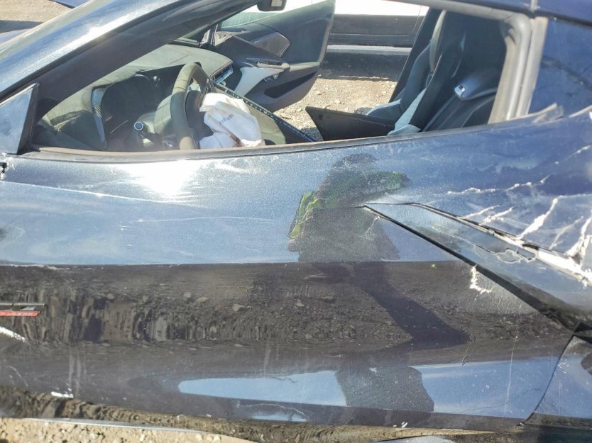 Used 2023 Chevrolet Corvette Stingray Premium Cpe w/ Z51 Performance Package image 6