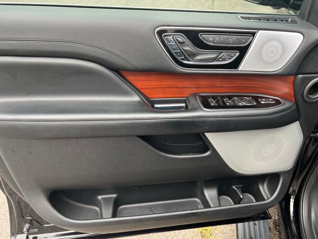 Used 2021 Lincoln Navigator Reserve AWD/4WD image 12