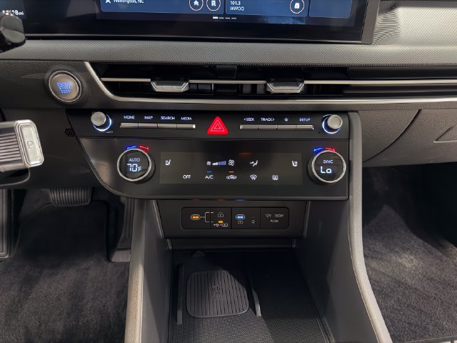 Used 2025 Hyundai Sonata SEL FWD image 22