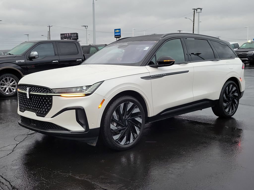 Certified 2024 Lincoln Nautilus Reserve w/ Equipment Group 202A image 8