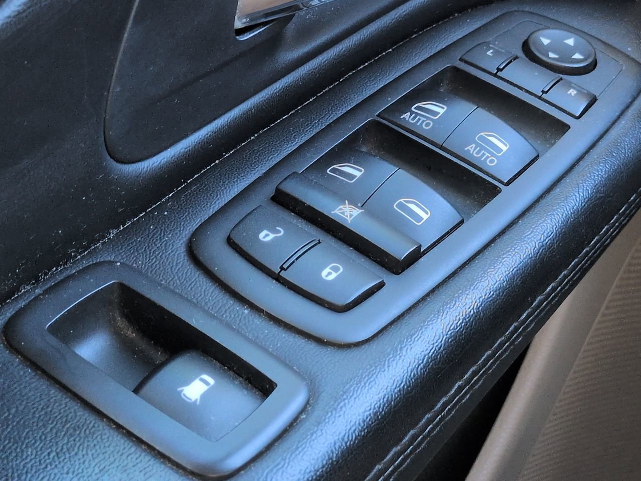 Used 2014 Dodge Grand Caravan SXT FWD image 20