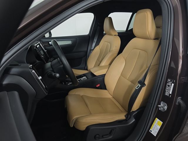 Used 2019 Volvo XC40 T5 Inscription image 16
