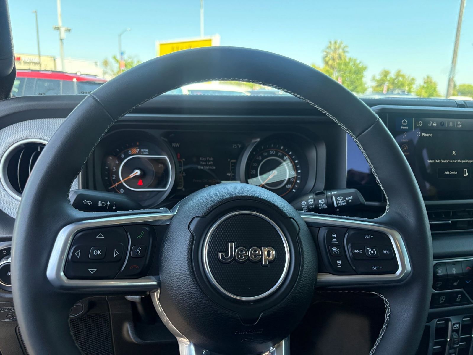 Used 2025 Jeep Wrangler Unlimited Sahara AWD/4WD image 28