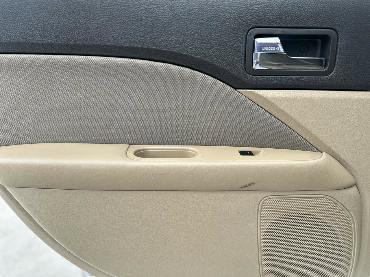 Used 2010 Ford Fusion SE FWD image 14