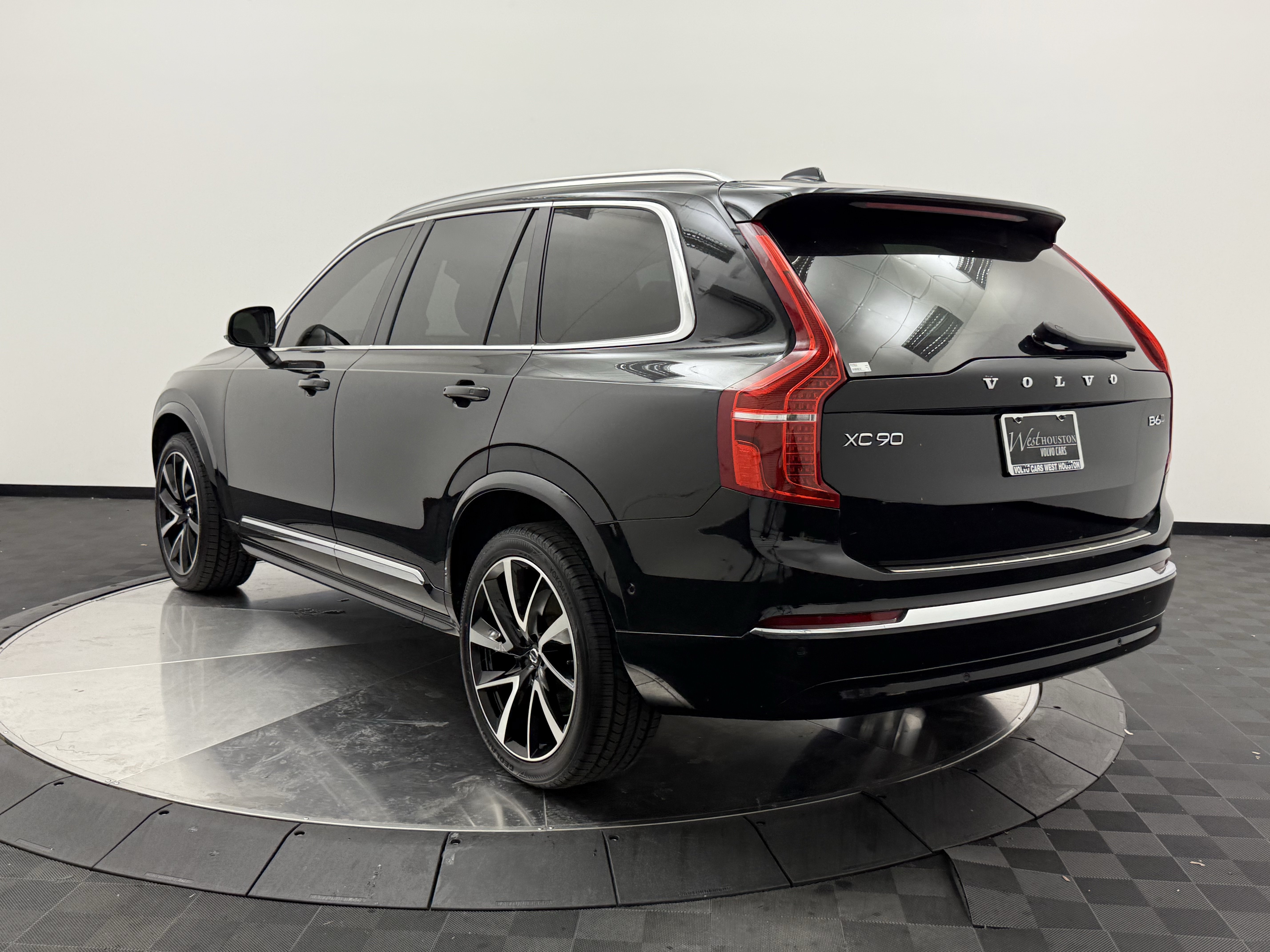 Certified 2023 Volvo XC90 B6 Plus w/ Protection Package Premier AWD/4WD image 5