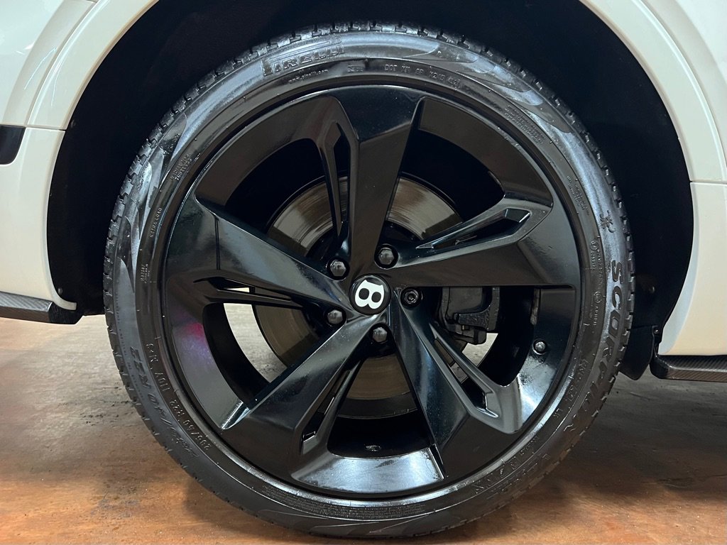 Used 2019 Bentley Bentayga image 16