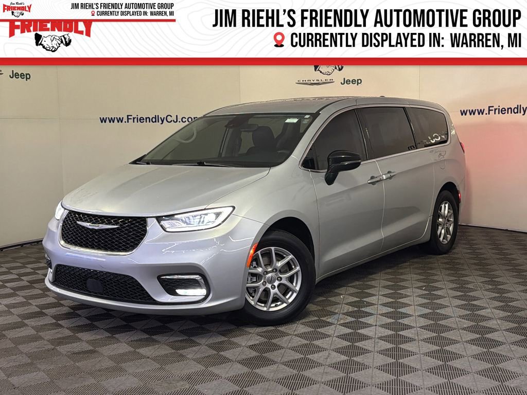 Used 2024 Chrysler Pacifica Touring-L image 1