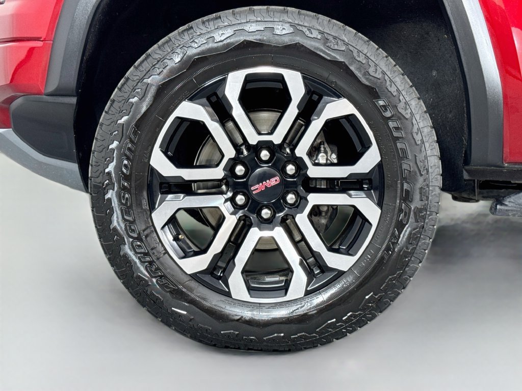 Used 2025 GMC Canyon AT4 w/ Nightfall Edition AWD/4WD image 12