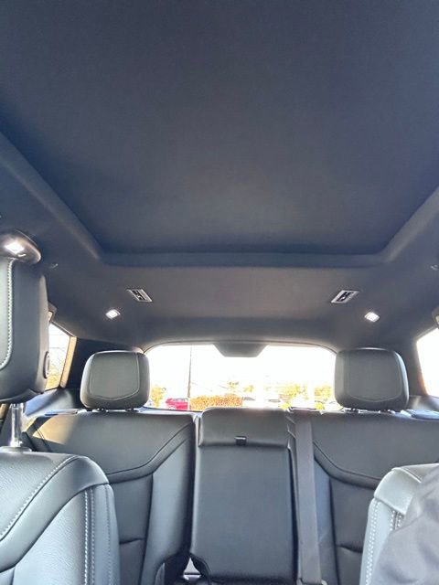 Certified 2025 Cadillac XT6 Luxury AWD/4WD image 5