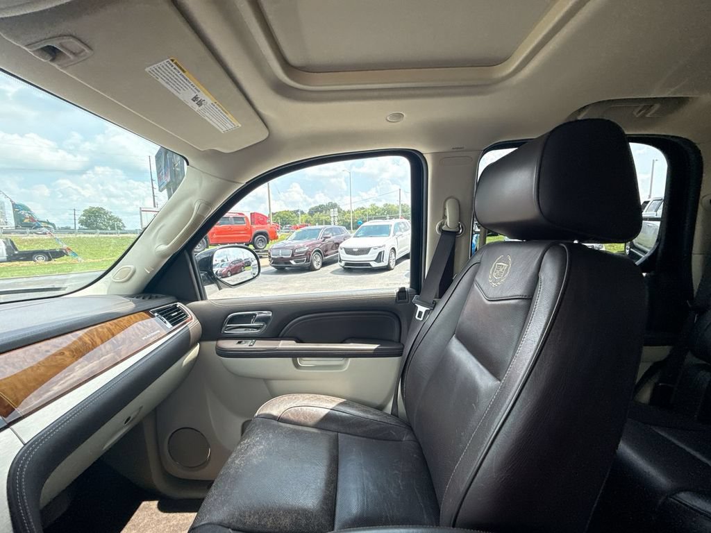 Used 2014 Cadillac Escalade Platinum AWD/4WD image 26
