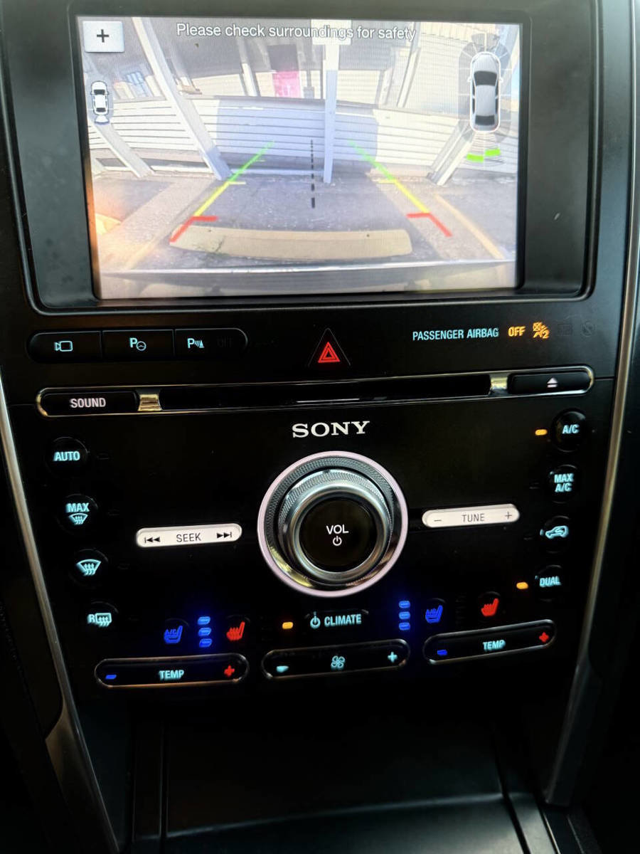 Used 2018 Ford Explorer Limited w/ Equipment Group 301A FWD image 29