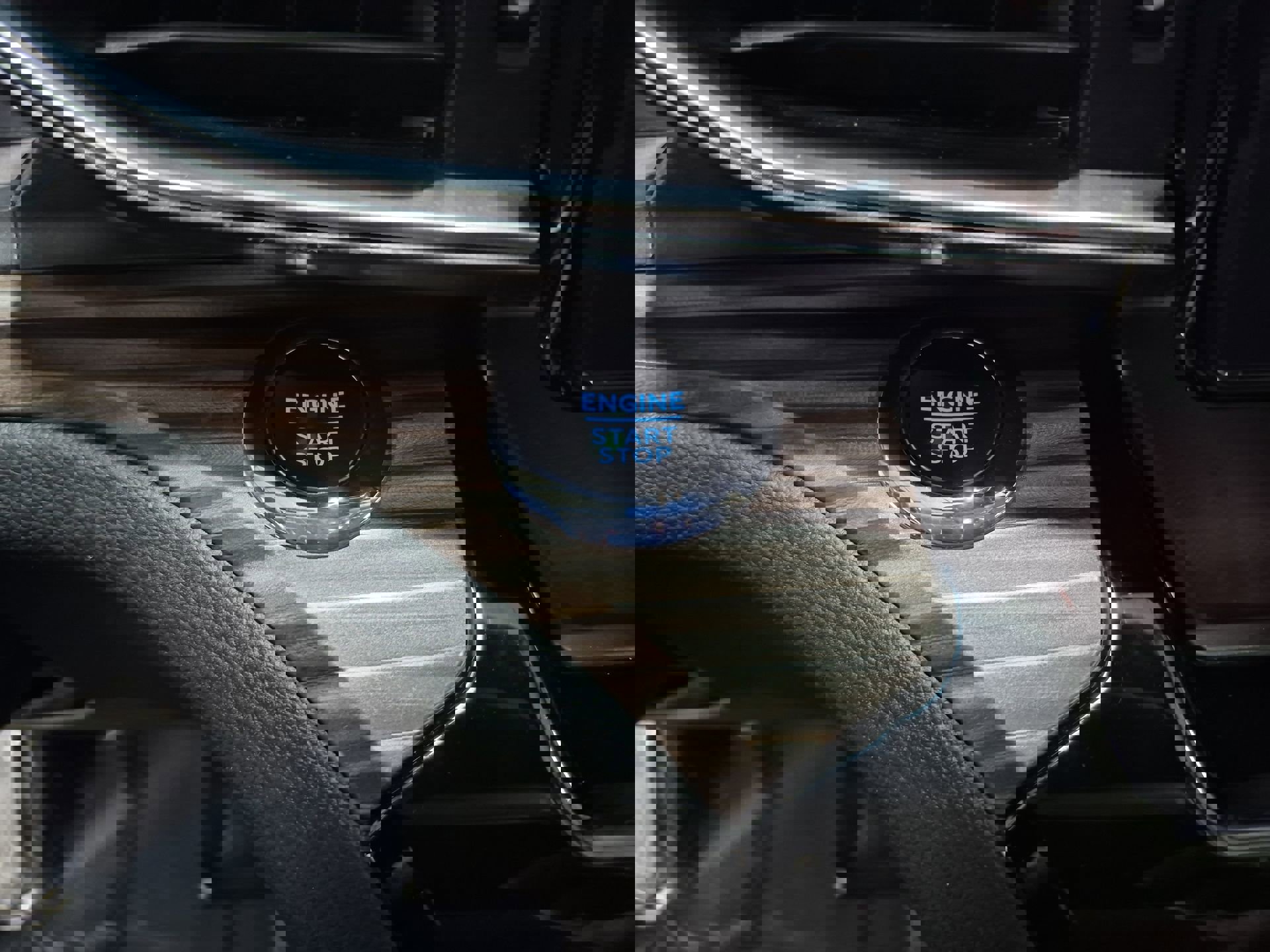 Used 2023 Ford Explorer Limited image 18