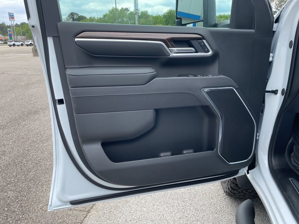 New 2026 Chevrolet Silverado 2500 LT w/ Trail Boss Package AWD/4WD image 13