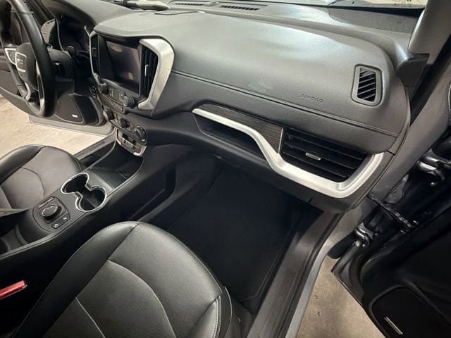 Used 2023 GMC Terrain SLT w/ Infotainment Package II FWD image 32