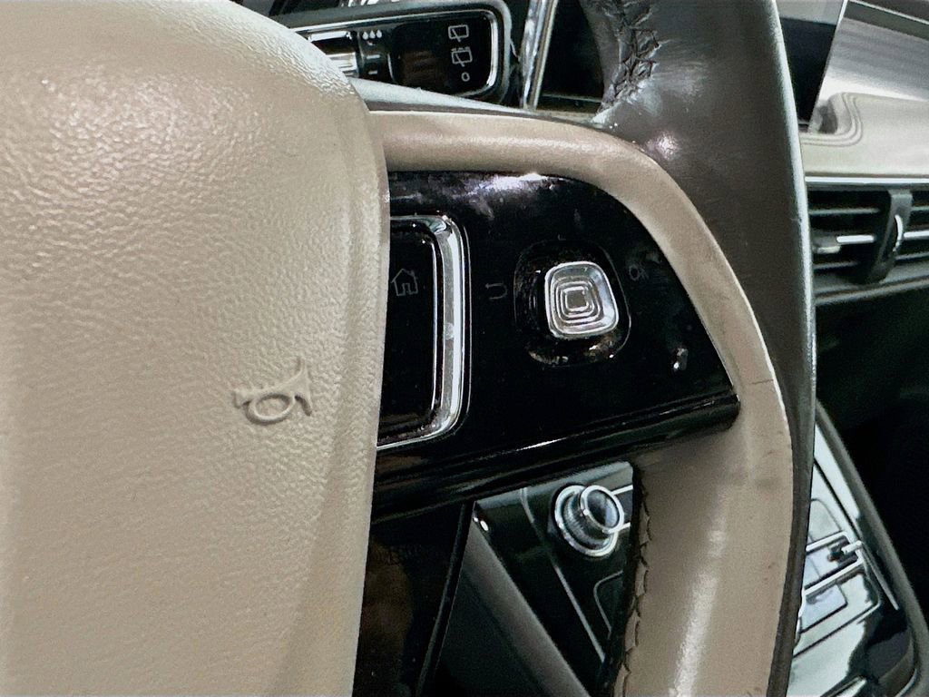 Used 2021 Lincoln Corsair FWD image 25