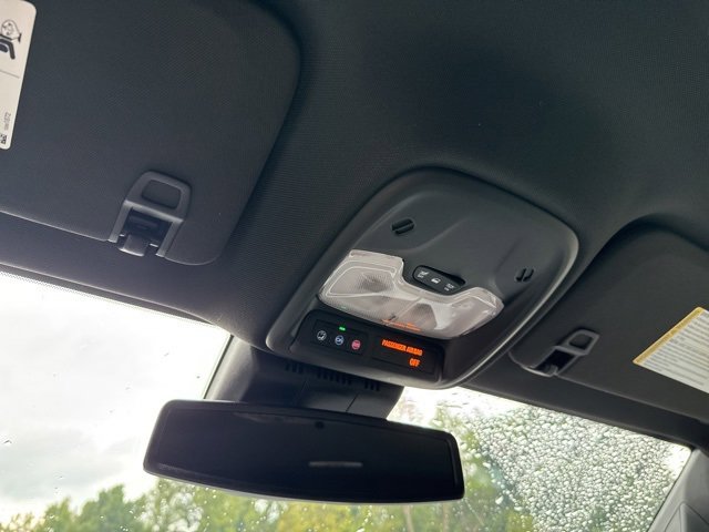 New 2025 Chevrolet Colorado LT w/ LT Convenience Package image 30