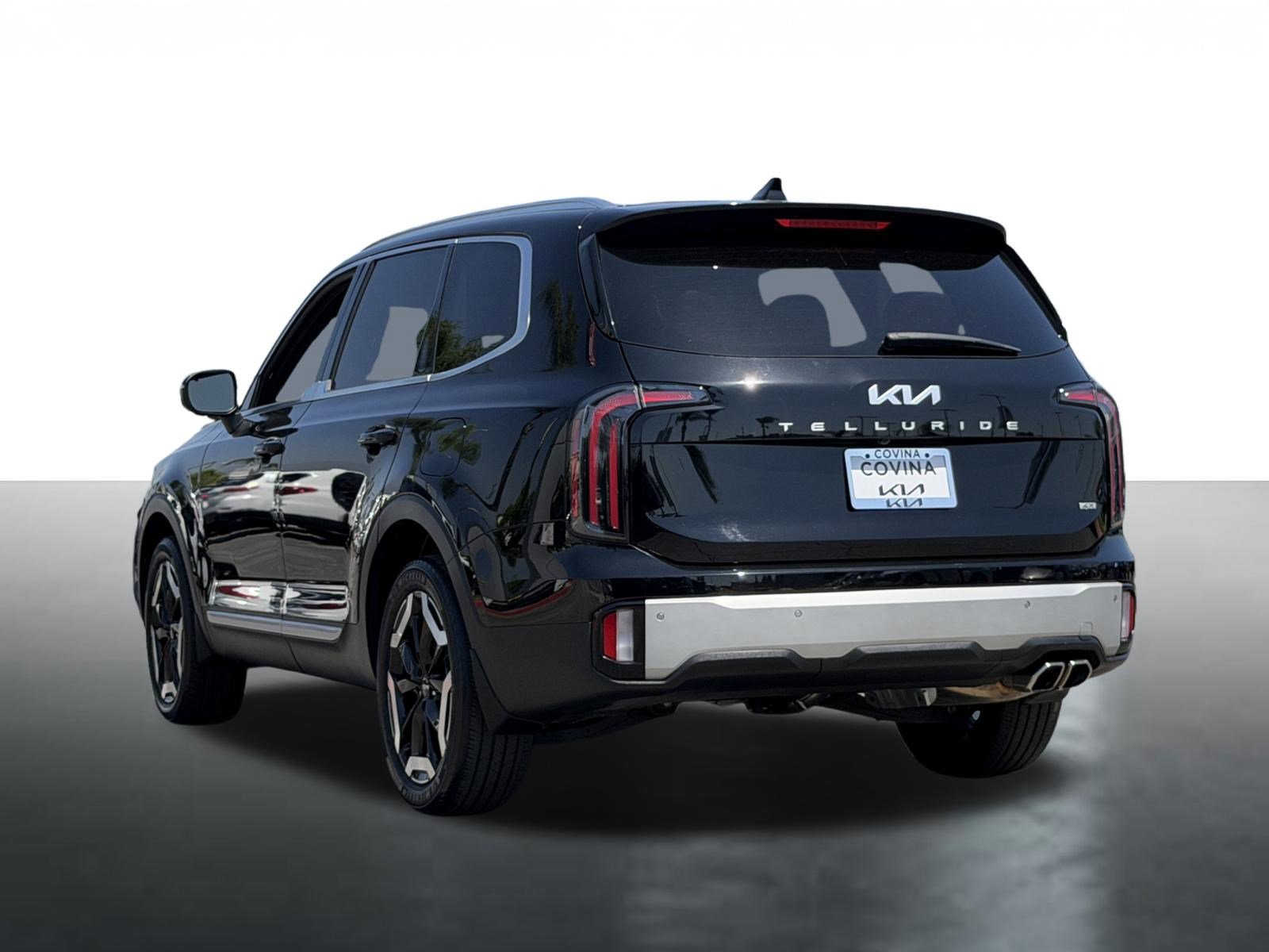 Used 2023 Kia Telluride EX w/ EX Captain's Chair Package image 6