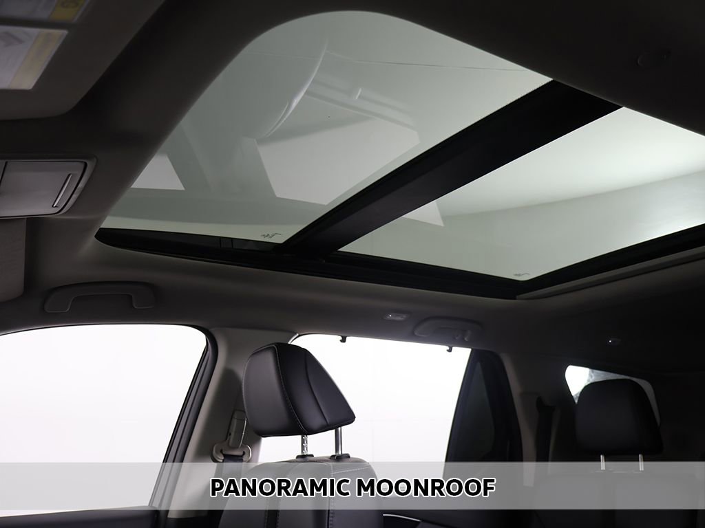 Used 2023 Honda Pilot Touring image 4