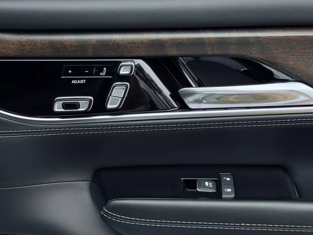 Used 2022 Jeep Grand Wagoneer Series I AWD/4WD image 21