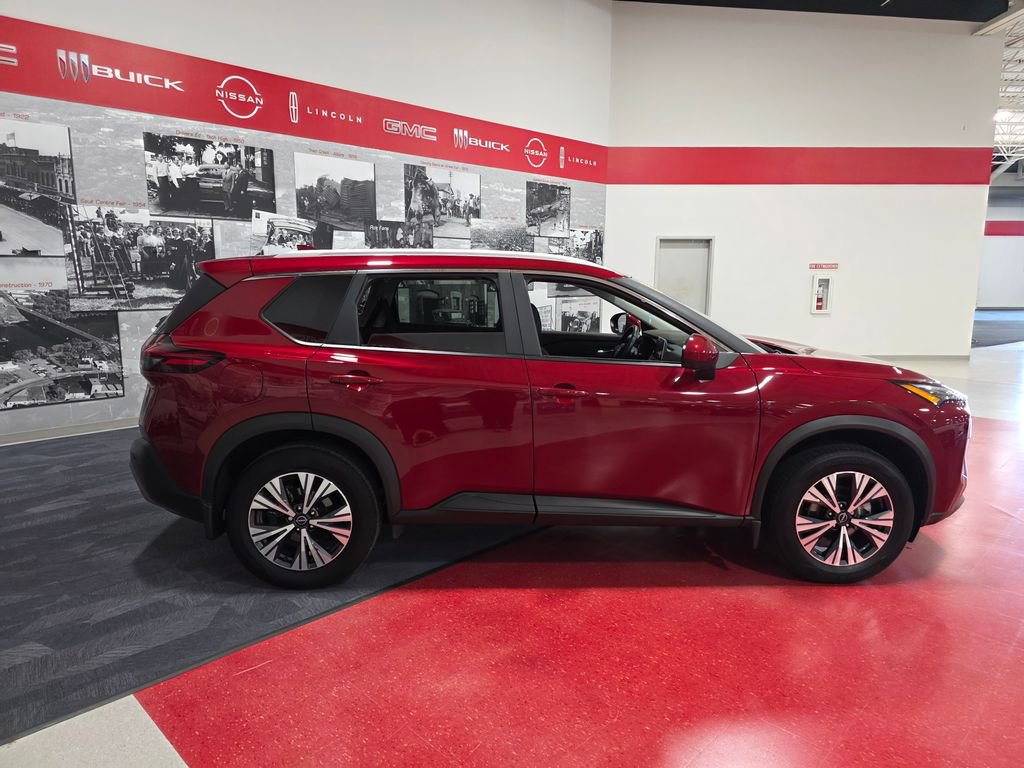 Used 2023 Nissan Rogue SV w/ SV Premium B Package image 2