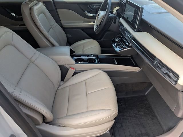 Used 2023 Lincoln Corsair Reserve w/ Towing Package AWD/4WD image 31