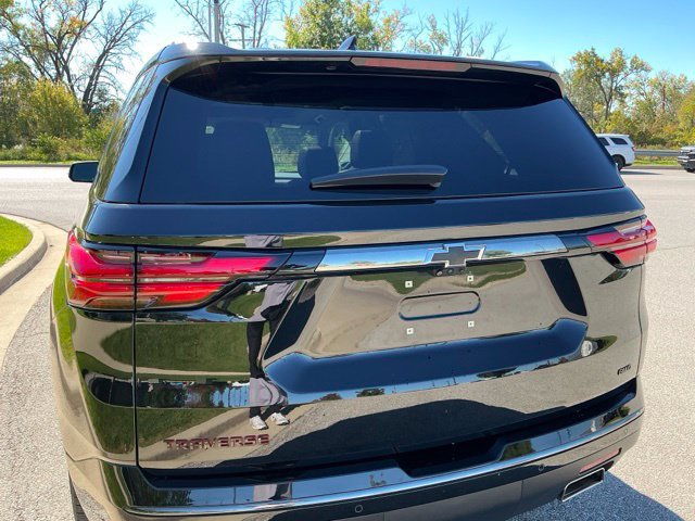 Used 2023 Chevrolet Traverse Premier w/ Redline Edition AWD/4WD image 10