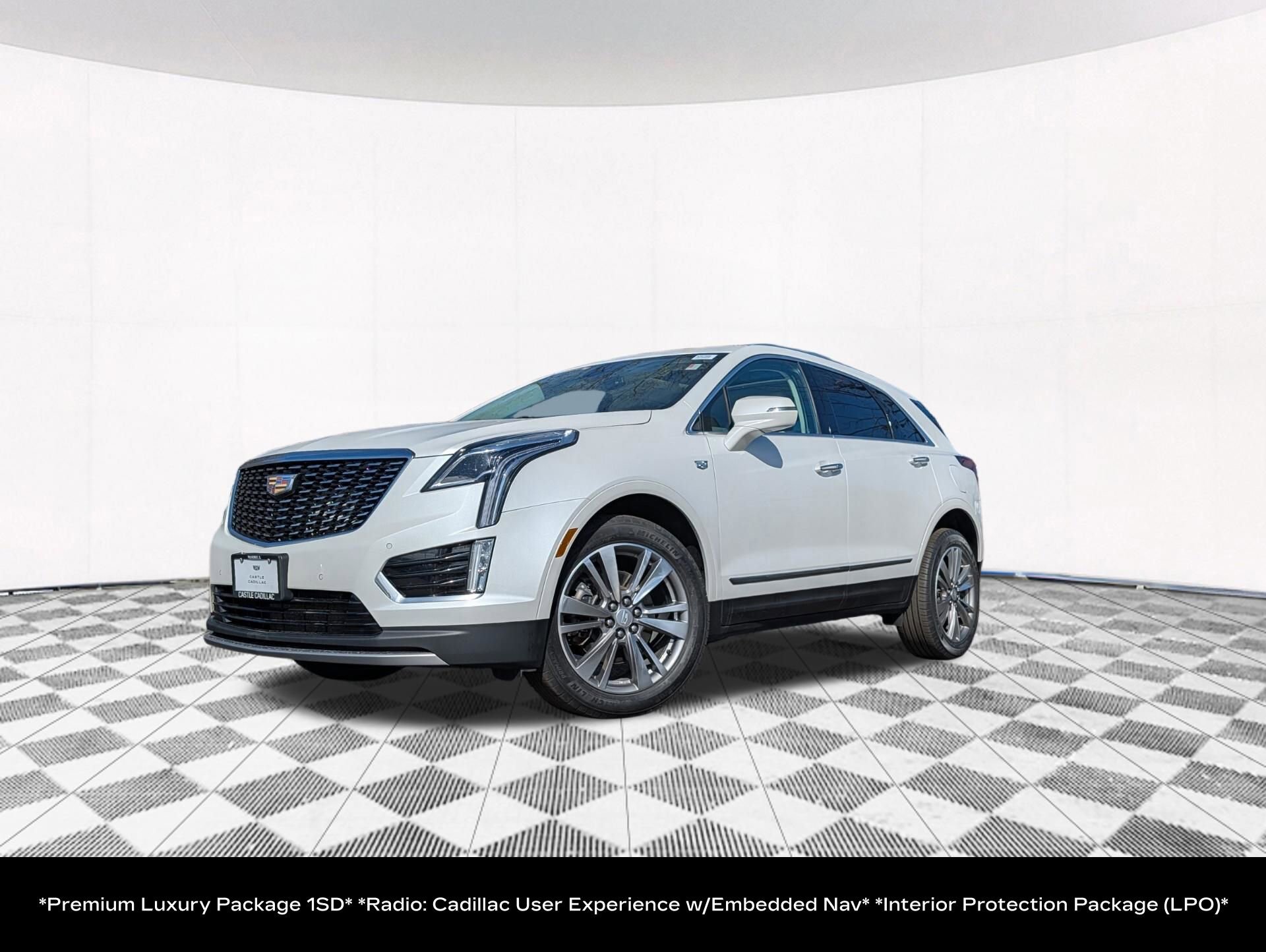 Used 2021 Cadillac XT5 Premium Luxury AWD/4WD image 2