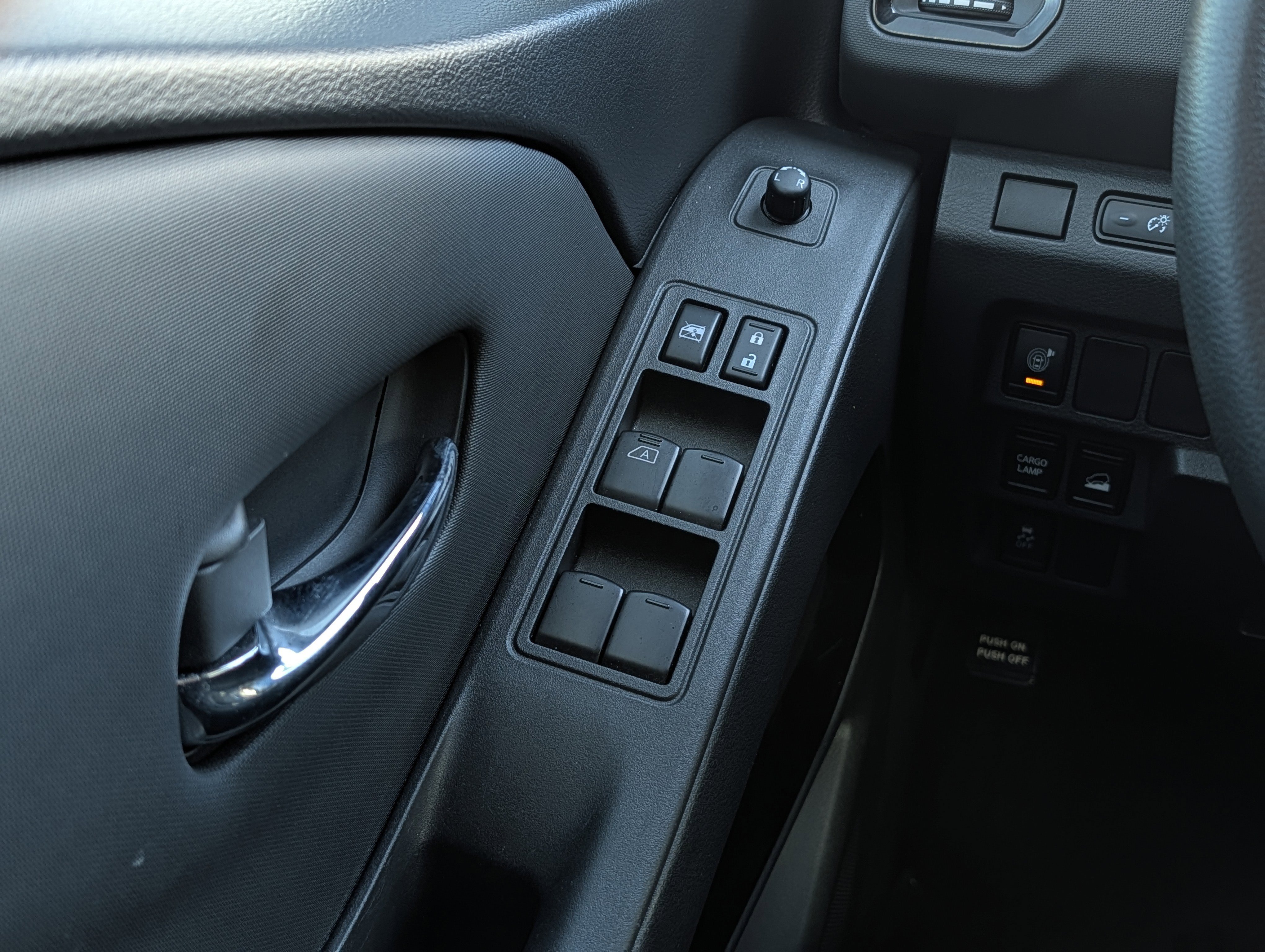 Used 2023 Nissan Frontier SV w/ Midnight Edition Package image 25