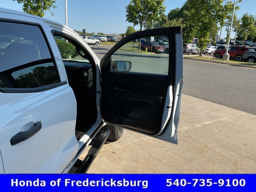 Used 2023 Chevrolet Colorado Trail Boss AWD/4WD image 19