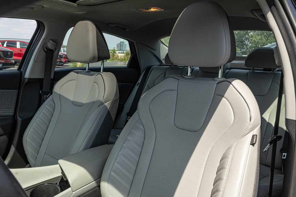 Certified 2024 Hyundai Elantra Limited FWD image 13