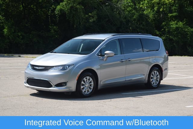 Used 2017 Chrysler Pacifica Touring-L FWD image 22
