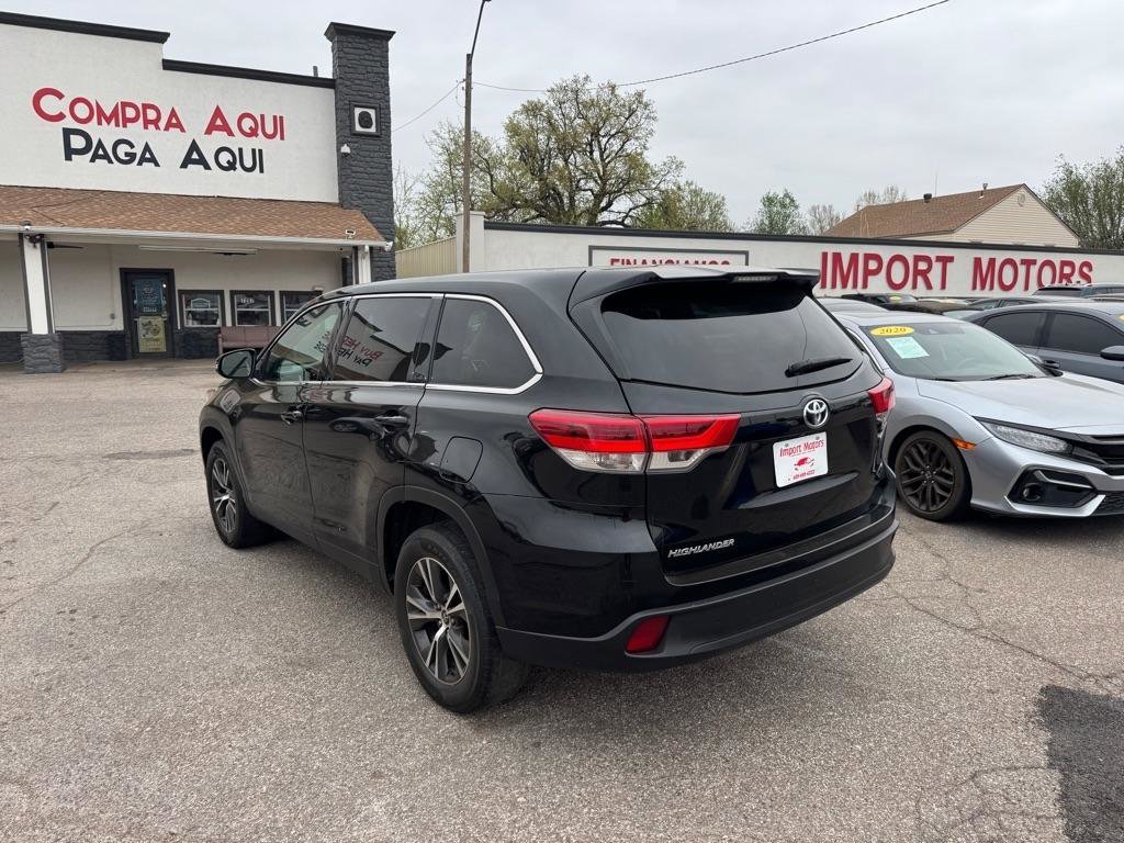Used 2019 Toyota Highlander LE FWD image 8