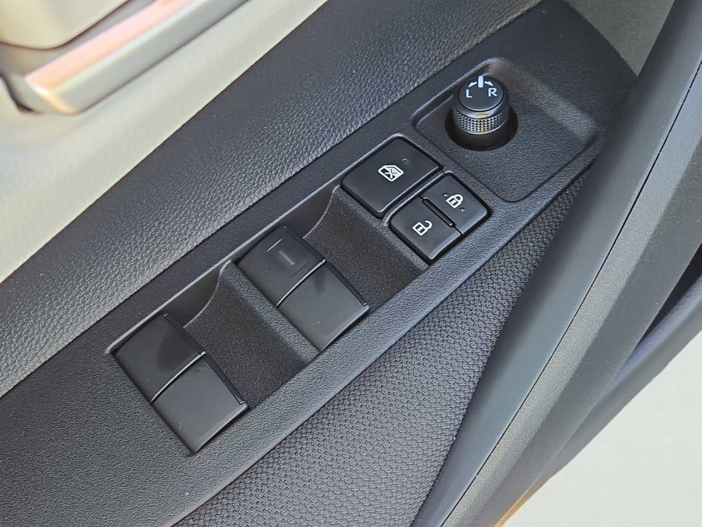 Used 2026 Toyota Corolla SE w/ SE Package image 23