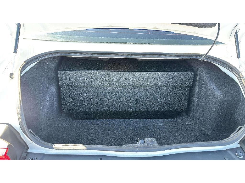 Used 2011 Dodge Challenger SRT8 image 9