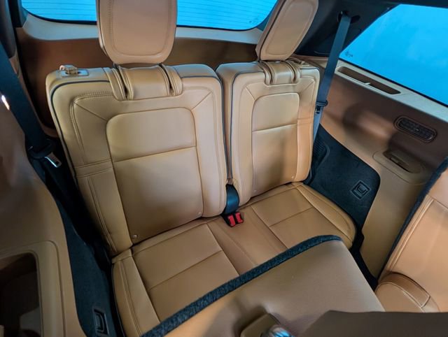 Used 2024 Lincoln Aviator Black Label AWD/4WD image 13