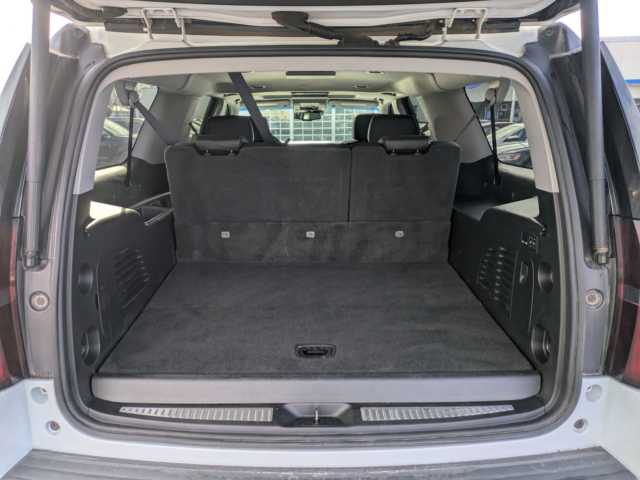 Used 2020 Chevrolet Suburban Premier image 35