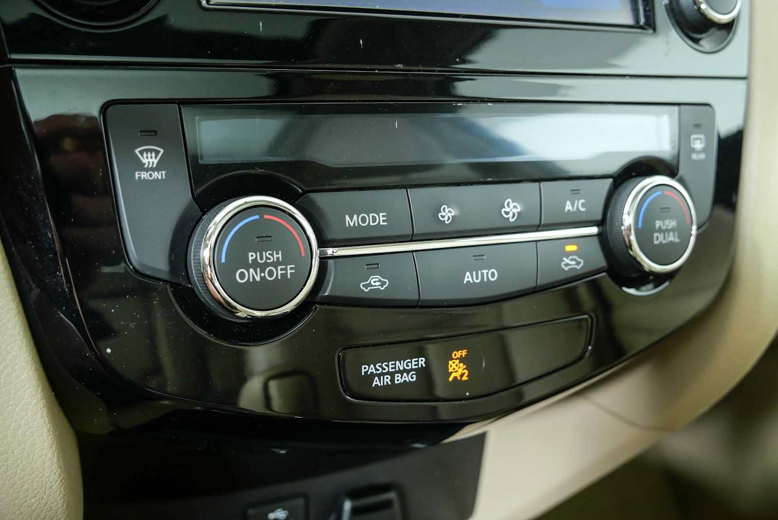 Used 2014 Nissan Rogue SL w/ SL Premium Package FWD image 15