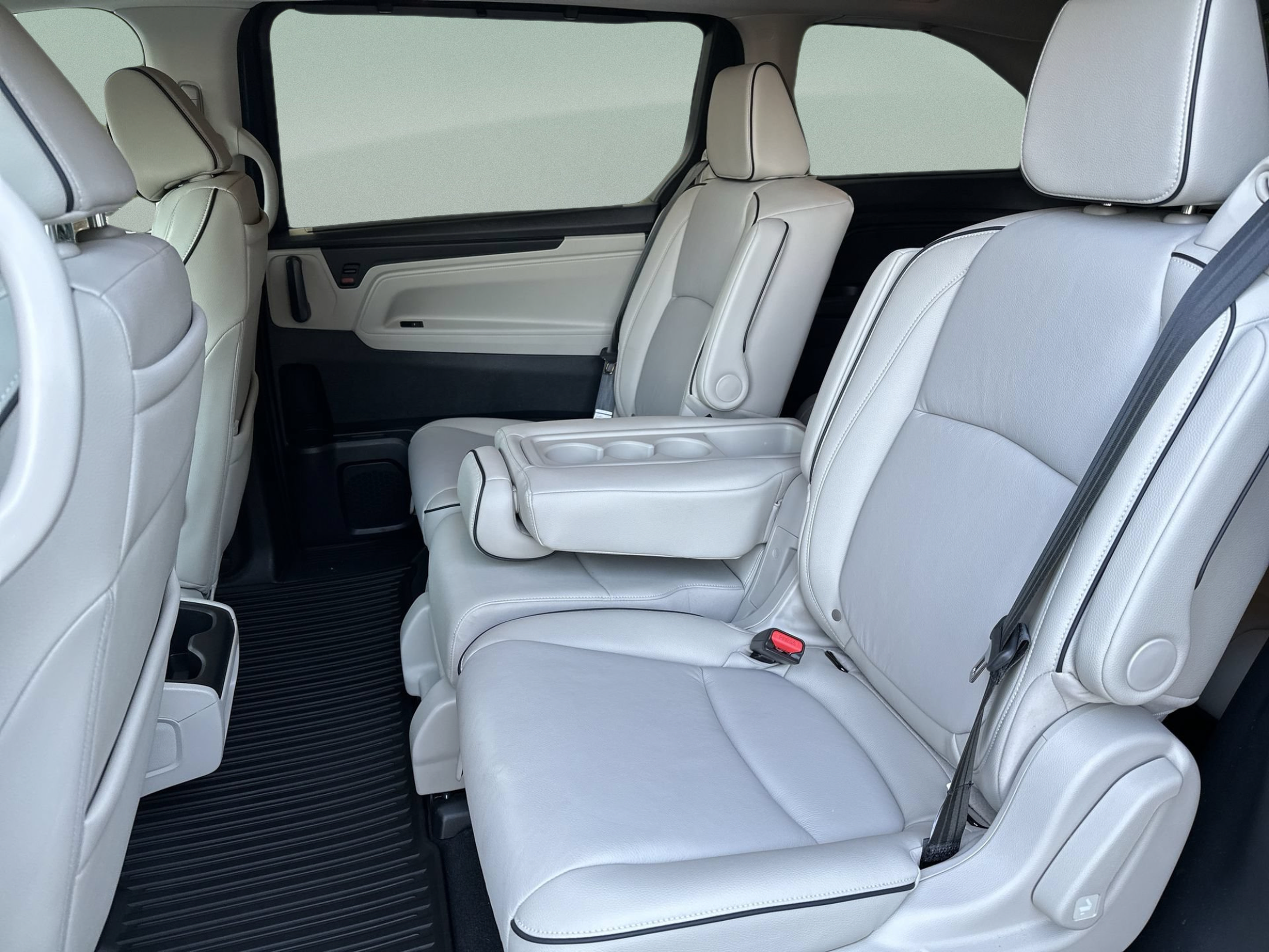 Used 2025 Honda Odyssey Touring image 25
