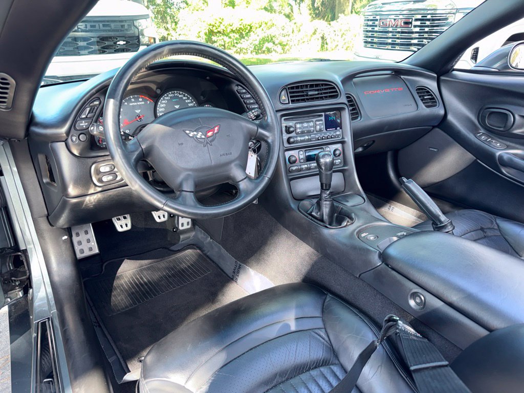 Used 2004 Chevrolet Corvette Convertible w/ Preferred Equipment Group RWD image 12