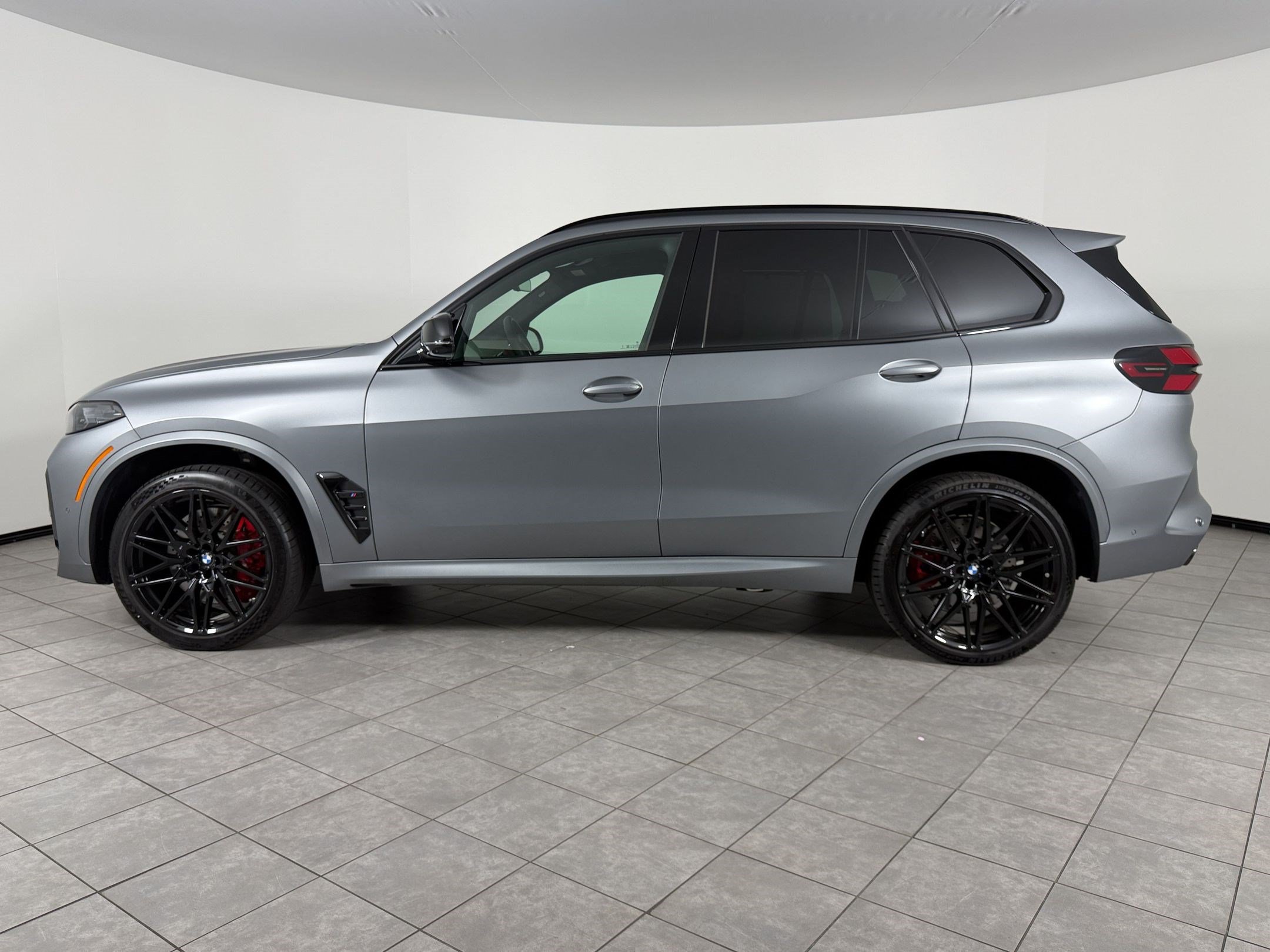 New 2026 BMW X5 M Competition w/ Executive Package AWD/4WD image 2