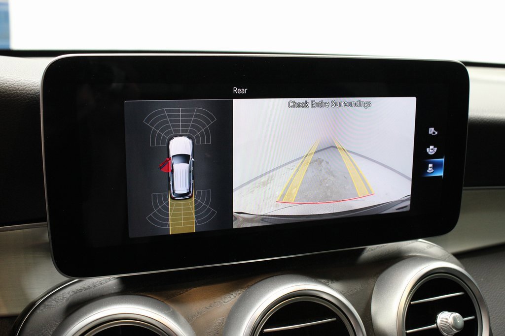 Used 2021 Mercedes-Benz GLC 300 image 2