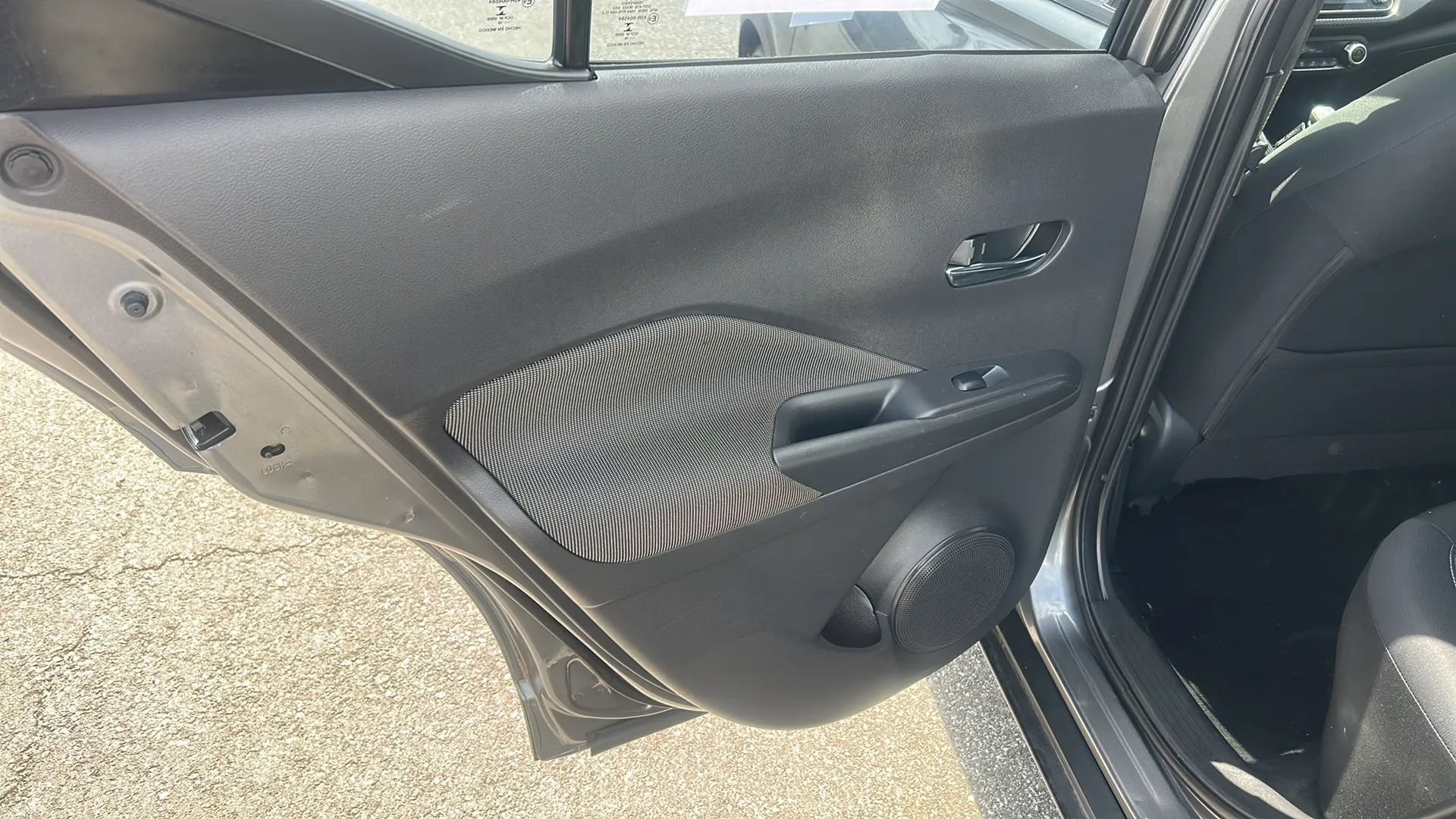 Used 2019 Nissan Kicks SV FWD image 11