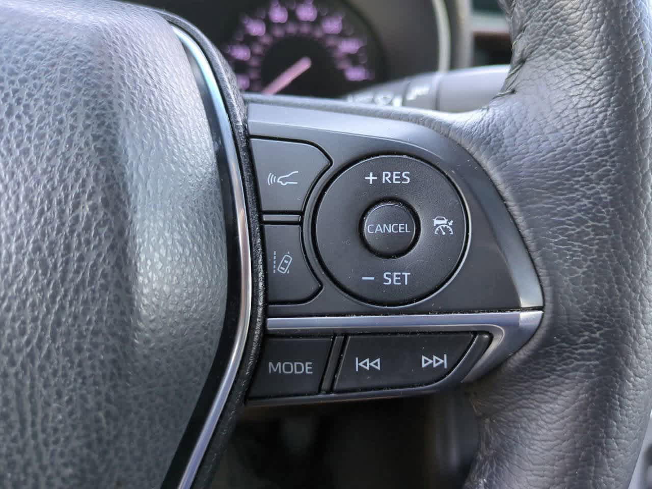 Used 2021 Toyota Avalon XLE FWD image 24